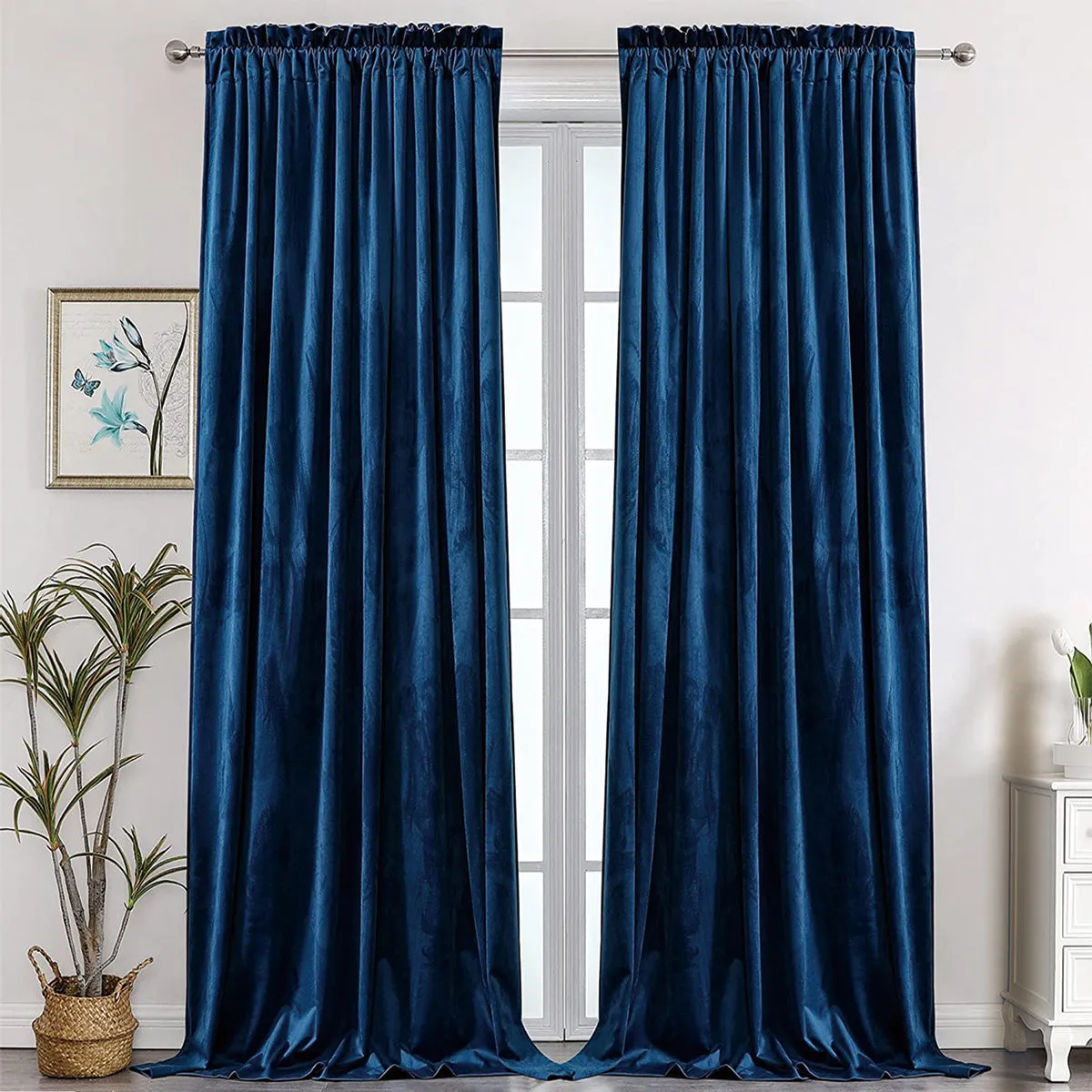 1 Panel Royal Blue Velvet Curtain - Elegant Home Decor Accent with Soft, Plush Fabric, Thermal Insulation, and Easy Installation - Enhance Your Living Room, Bedroom, or Dining Room with a Touch of Luxury