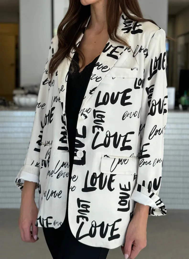 Astrid Blazer in Love