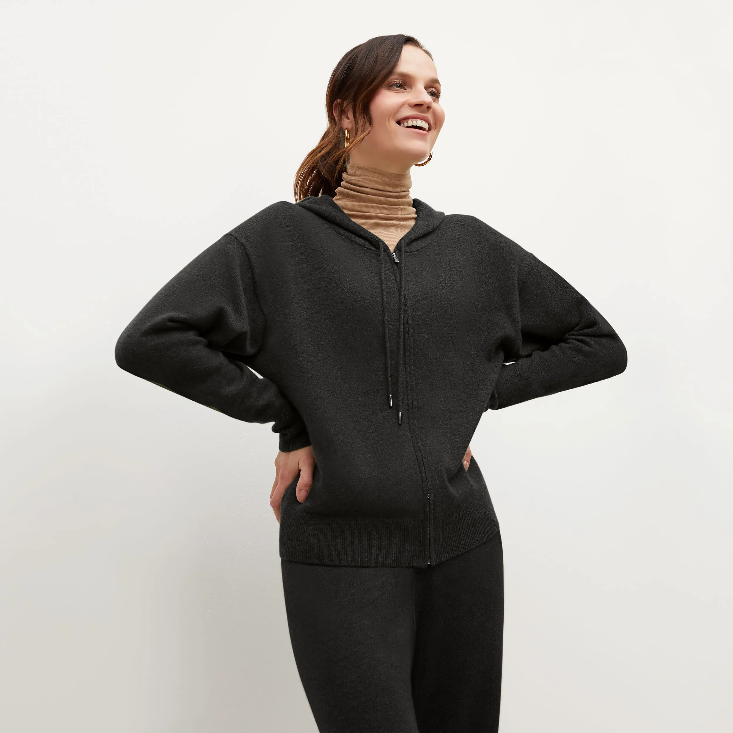 Judith Hoodie - Cashmere :: Black