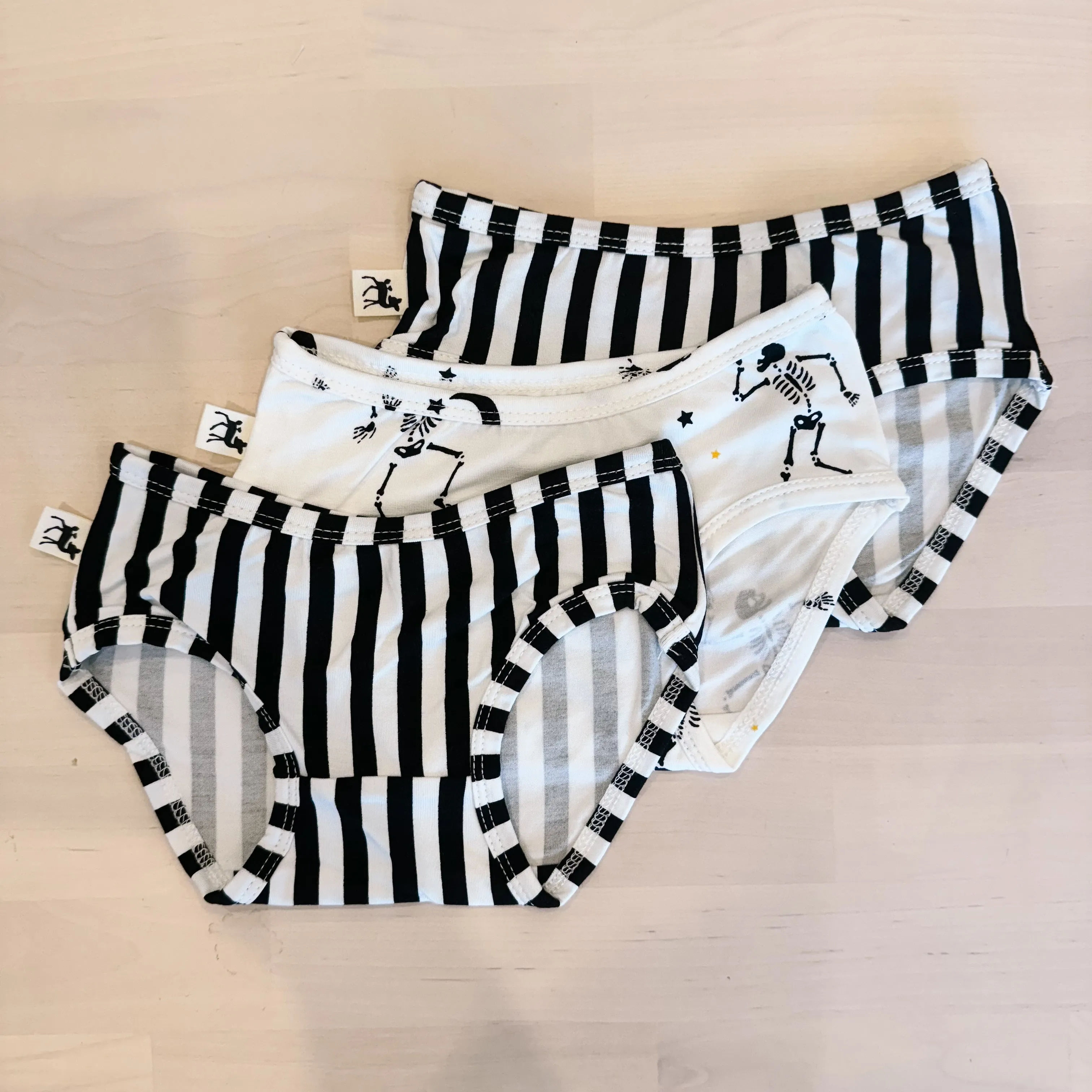 Kids Undies - 3 Pack - STRIPE / SKELETON