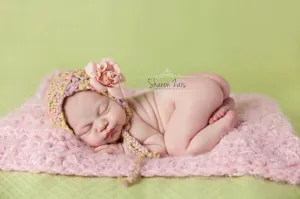 SET Pink Baby Blanket & Flower Bonnet