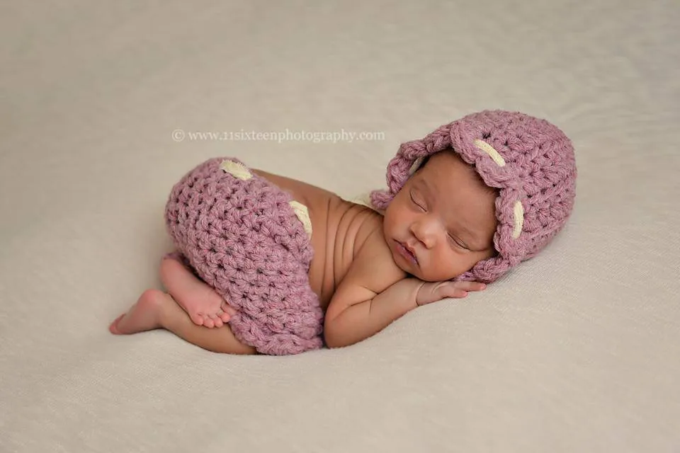 Shorts and Scallop Bonnet Set in Pink