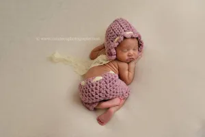 Shorts and Scallop Bonnet Set in Pink