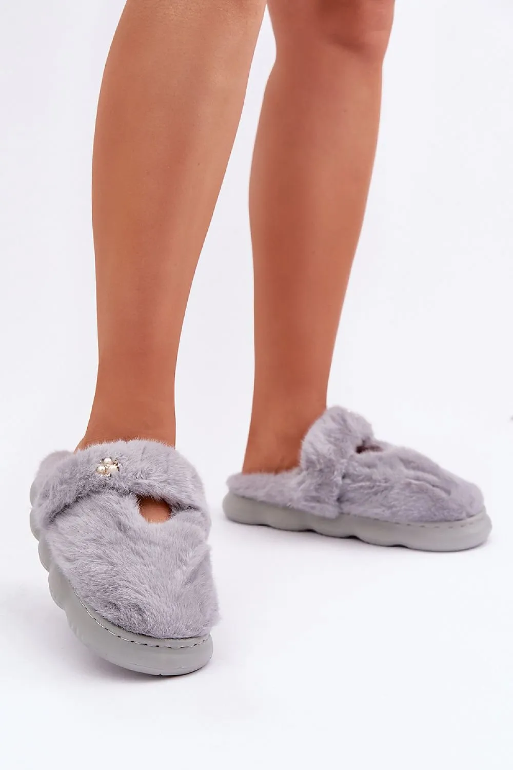 Slippers model 204951 Step in style