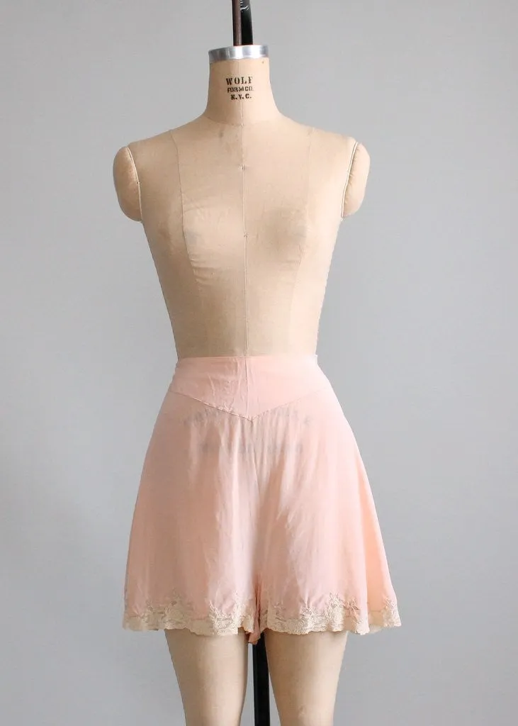 Vintage 1930s Peach Silk and Lace Button Back Tap Pants